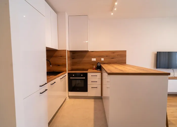 Mila By Belmont Realty 公寓