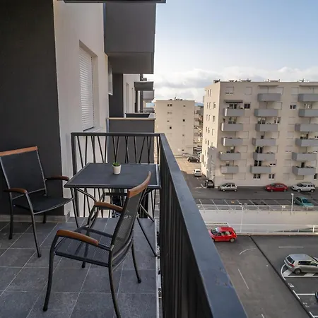 Mila By Belmont Realty アパート *